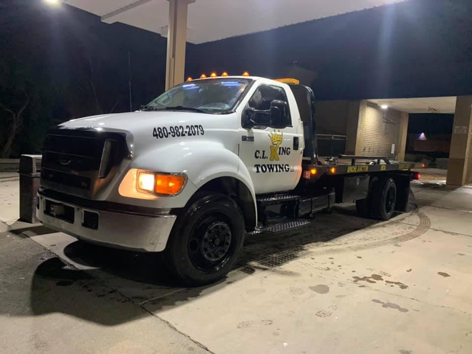 Roadside assistance and towing services throughout the Valley