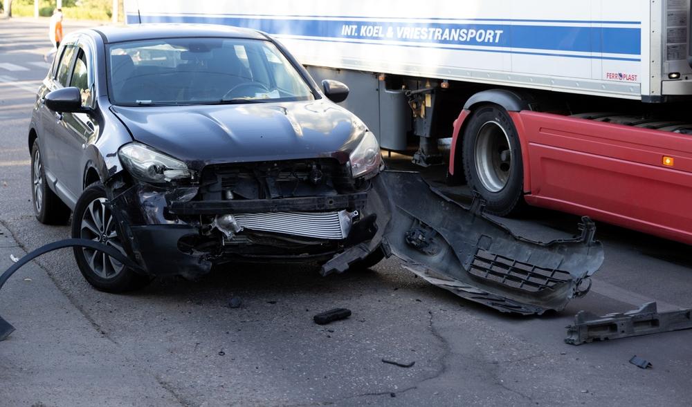 Professional long-distance towing and interstate vehicle transport service