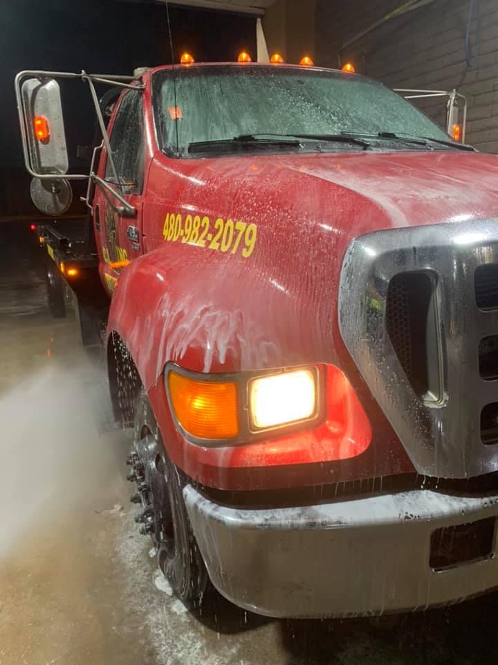 Professional towing team providing reliable support
