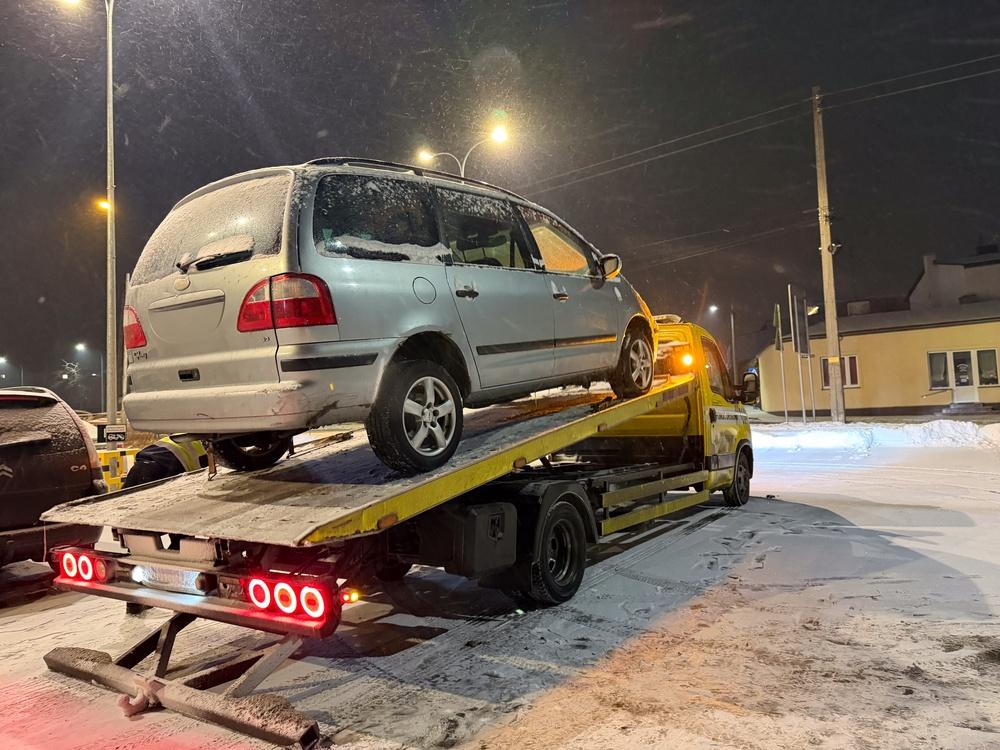 Gold Canyon towing and roadside assistance team ready to respond day or night