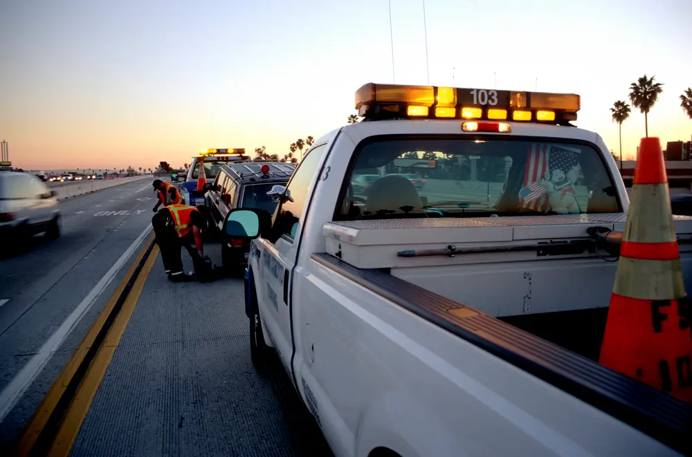Towing and roadside assistance in Phoenix Arizona dealing with extreme summer heat and road conditions